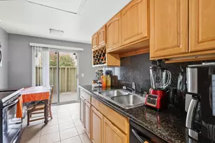 8224 Center Pkwy, Sacramento, CA 95823 - Photo 9
