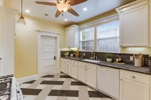 1552 34th St, Sacramento, CA 95816 - Photo 5
