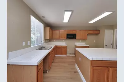 2013 Watercourse Street, Stockton, CA 95206 - Photo 5
