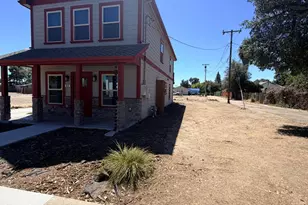 915 E G St, Oakdale, CA 95361 - Photo 3
