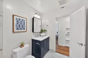 5836 Raymond Way, Sacramento, CA 95820 - Photo 33