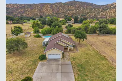 33485 Globe Drive, Springville, CA 93265 - Photo 9