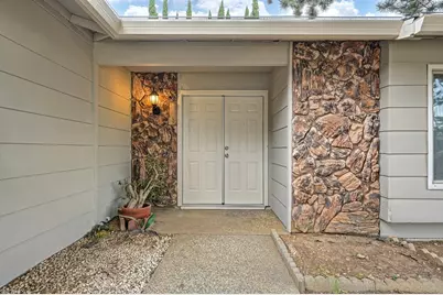 4040 Glen Innes Way, Sacramento, CA 95826 - Photo 3