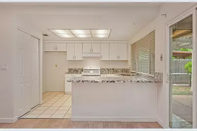 4040 Glen Innes Way, Sacramento, CA 95826 - Photo 9
