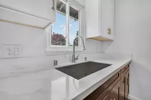 2041 Bowling Green Dr, Sacramento, CA 95825 - Photo 13
