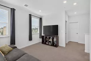 2048 Brave Hawk Loop, Roseville, CA 95747 - Photo 29