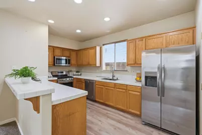 549 Aviator Circle, Sacramento, CA 95835 - Photo 11