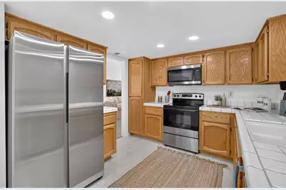6111 Laguna Vale Way, Elk Grove, CA 95758 - Photo 5