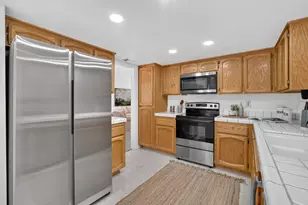 6111 Laguna Vale Way, Elk Grove, CA 95758 - Photo 5