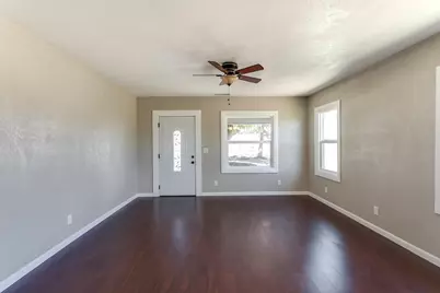 1800 W Glenwood Avenue, Turlock, CA 95380 - Photo 5
