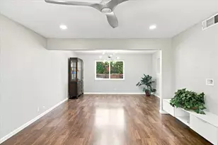 6701 Hillglen Way, Fair Oaks, CA 95628 - Photo 15