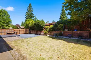6701 Hillglen Way, Fair Oaks, CA 95628 - Photo 13