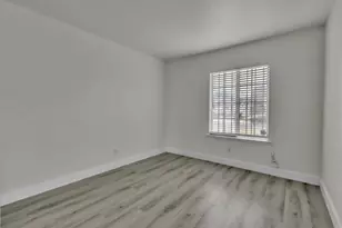 5890 Hollyhurst Way, Sacramento, CA 95823 - Photo 21
