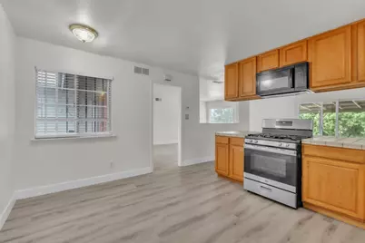 5890 Hollyhurst Way, Sacramento, CA 95823 - Photo 11