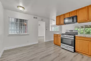 5890 Hollyhurst Way, Sacramento, CA 95823 - Photo 11