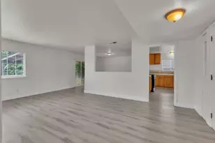 5890 Hollyhurst Way, Sacramento, CA 95823 - Photo 5