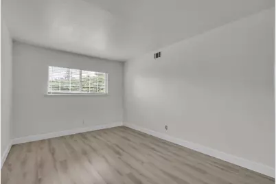 5890 Hollyhurst Way, Sacramento, CA 95823 - Photo 13