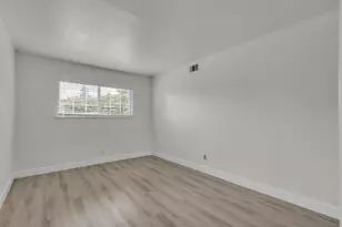 5890 Hollyhurst Way, Sacramento, CA 95823 - Photo 13