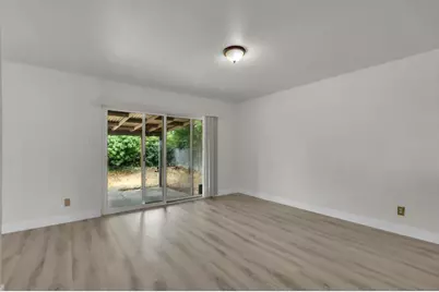 5890 Hollyhurst Way, Sacramento, CA 95823 - Photo 7