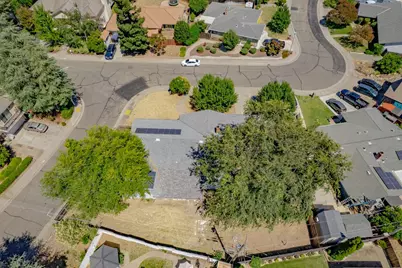 9430 Mazatlan Way, Elk Grove, CA 95624 - Photo 5