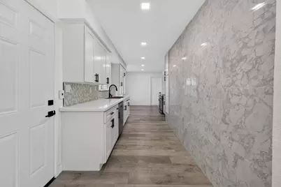 9430 Mazatlan Way, Elk Grove, CA 95624 - Photo 23