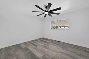 9430 Mazatlan Way, Elk Grove, CA 95624 - Photo 43