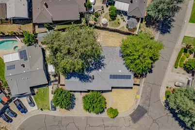 9430 Mazatlan Way, Elk Grove, CA 95624 - Photo 7