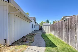 55 Bingham Cir, Sacramento, CA 95831 - Photo 45