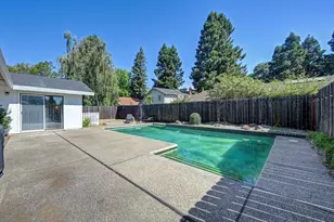 55 Bingham Cir, Sacramento, CA 95831 - Photo 37