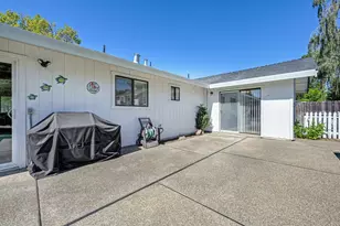 55 Bingham Cir, Sacramento, CA 95831 - Photo 39
