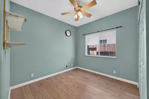 8964 Panamint Ct, Elk Grove, CA 95624 - Photo 17