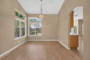 8964 Panamint Ct, Elk Grove, CA 95624 - Photo 5