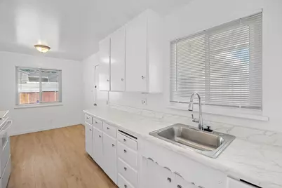 6630 38th Avenue, Sacramento, CA 95824 - Photo 9