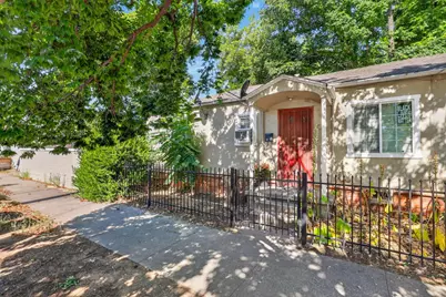 2814 37th Street, Sacramento, CA 95817 - Photo 3