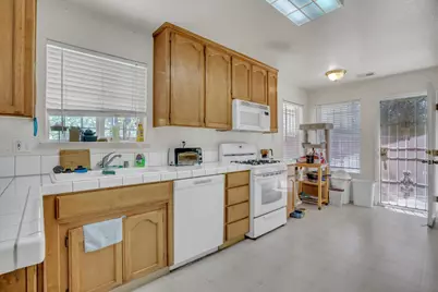614 W Poplar Street, Stockton, CA 95203 - Photo 5