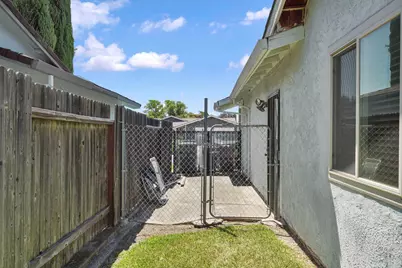 7927 Deer Creek Drive, Sacramento, CA 95823 - Photo 33