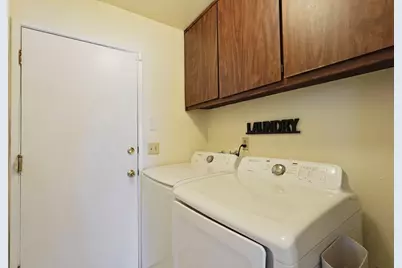 7927 Deer Creek Drive, Sacramento, CA 95823 - Photo 25