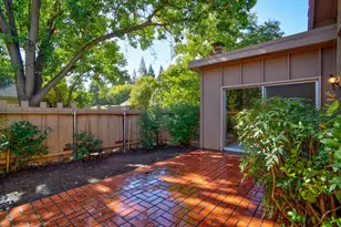 887 Commons Dr, Sacramento, CA 95825 - Photo 19