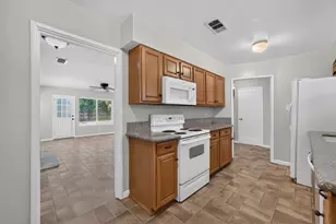 3329 Bristol Rd, Sacramento, CA 95864 - Photo 7
