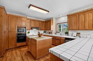 9430 Maris Ln, Elk Grove, CA 95624 - Photo 9