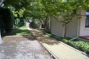 1020 Sycamore Ave, Modesto, CA 95350 - Photo 9