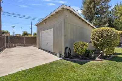 1032 Hawthorne Avenue, Modesto, CA 95350 - Photo 25