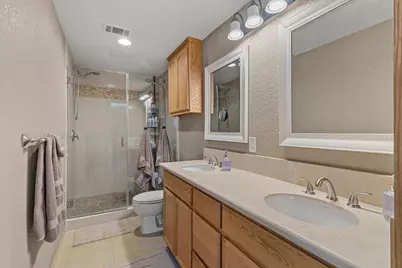 1032 Hawthorne Avenue, Modesto, CA 95350 - Photo 11