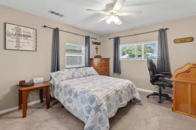 1032 Hawthorne Avenue, Modesto, CA 95350 - Photo 13