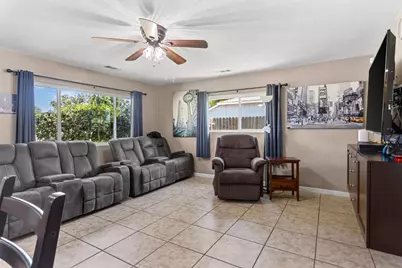 1032 Hawthorne Avenue, Modesto, CA 95350 - Photo 7