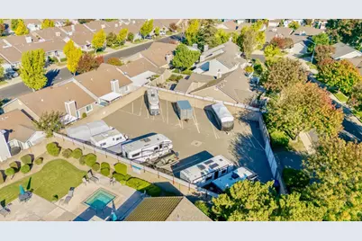 2340 St Lawrence Lane, Modesto, CA 95356 - Photo 35