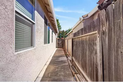 1824 Dawnelle Way, Sacramento, CA 95835 - Photo 31