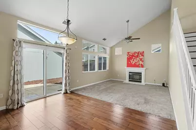 6455 Laguna Mirage Lane, Elk Grove, CA 95758 - Photo 9