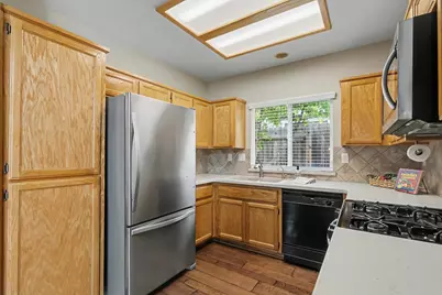 6455 Laguna Mirage Lane, Elk Grove, CA 95758 - Photo 11