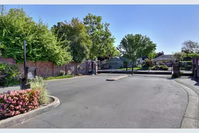 6455 Laguna Mirage Lane, Elk Grove, CA 95758 - Photo 37